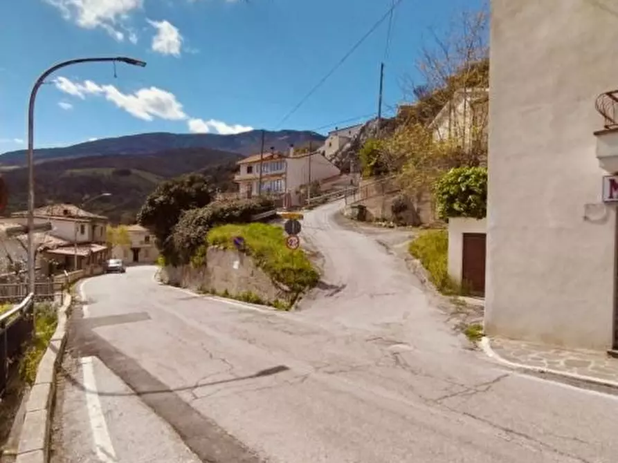 Immagine 10 di Casa semindipendente in vendita  46 a Pescosansonesco