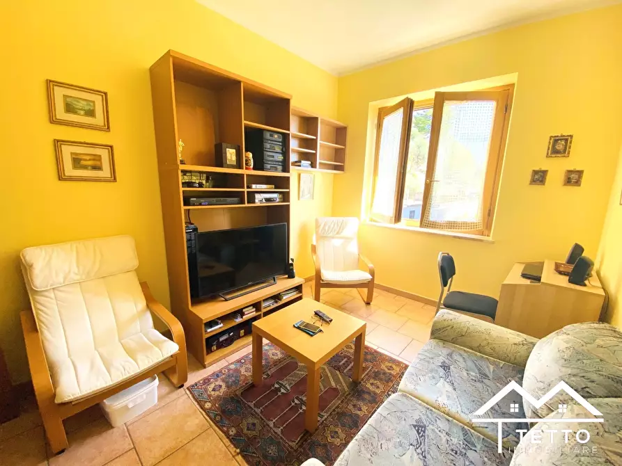 Immagine 8 di Appartamento in vendita  80 a Casperia