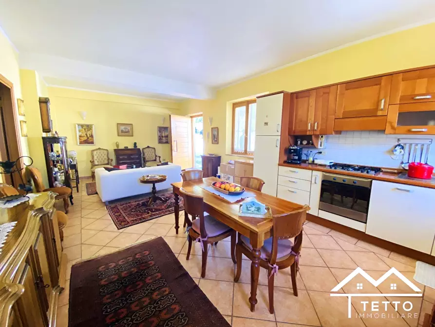 Immagine 4 di Appartamento in vendita  80 a Casperia