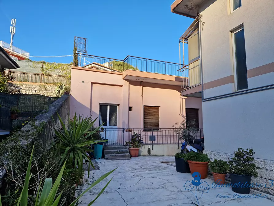Immagine 2 di Casa semindipendente in vendita  a Alassio