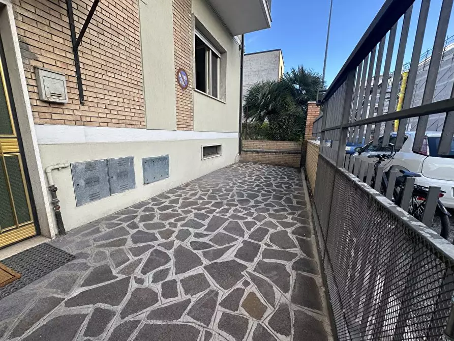 Immagine 10 di Casa semindipendente in vendita  a Teramo