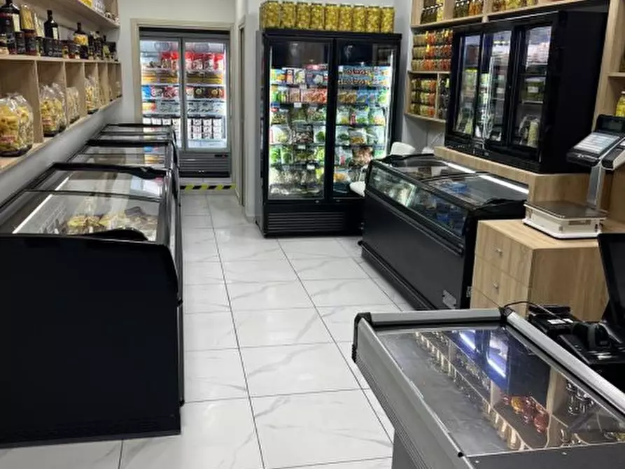 Immagine 4 di Bar / Ristorante in vendita  54 a Casavatore