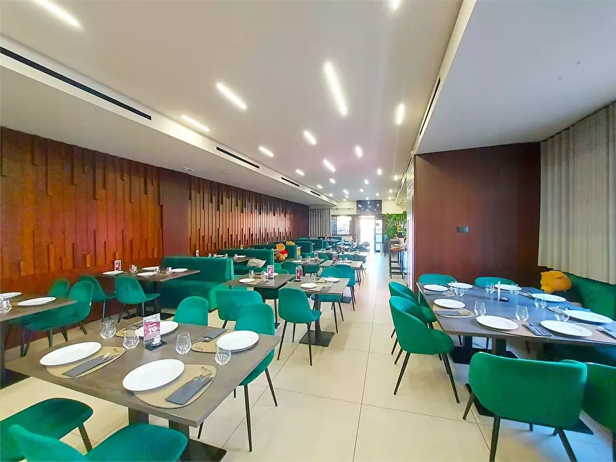 Immagine 3 di Licenza in vendita  a Volla