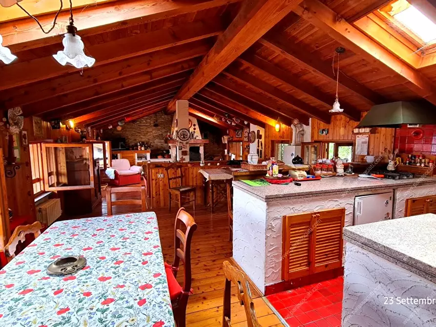 Immagine 10 di Villa in vendita  10 a Stresa