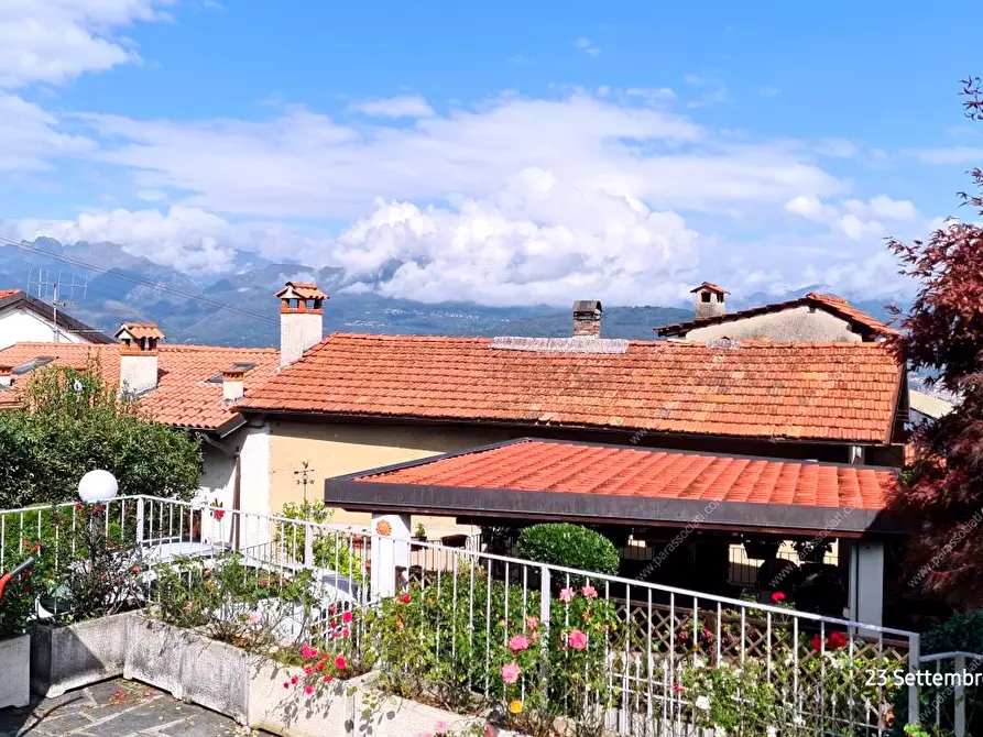 Immagine 7 di Villa in vendita  10 a Stresa