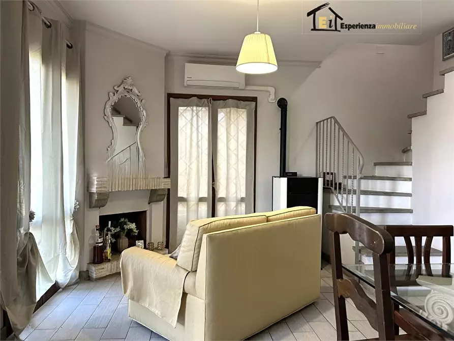 Immagine 5 di Casa semindipendente in vendita  snc a Poggio Mirteto