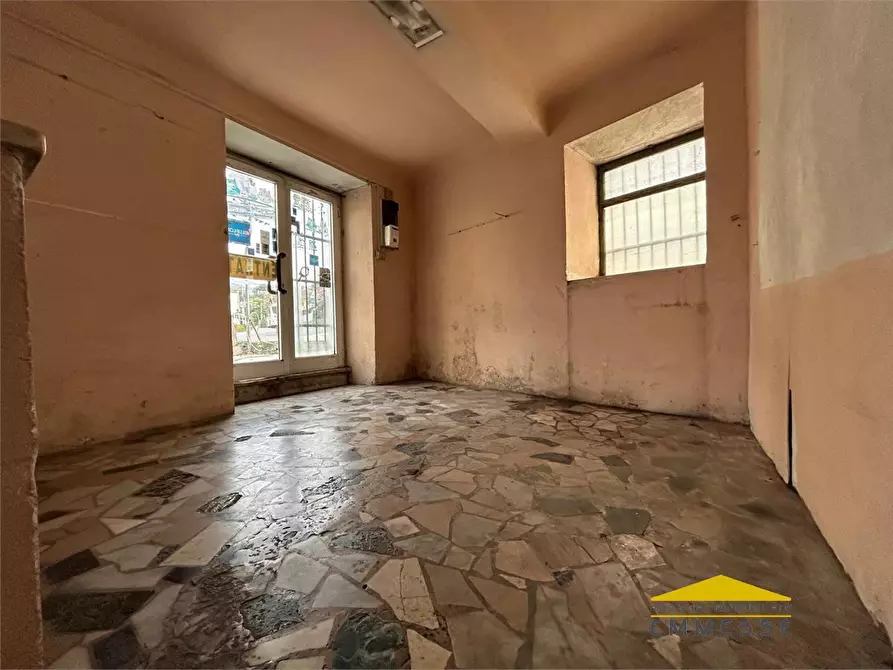 Immagine 3 di Negozio in vendita  a Carrara