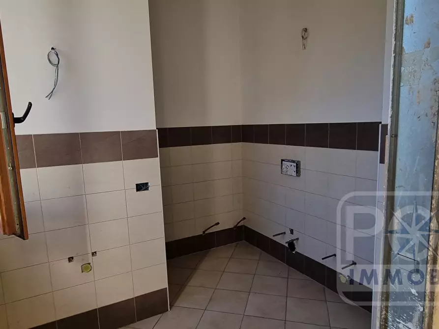 Immagine 10 di Palazzo in vendita  3 a Verona