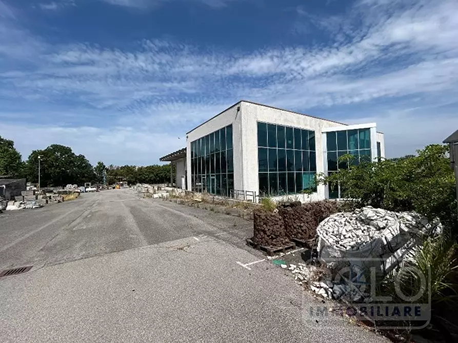 Immagine 1 di Capannone industriale in vendita  7 a Fiesse