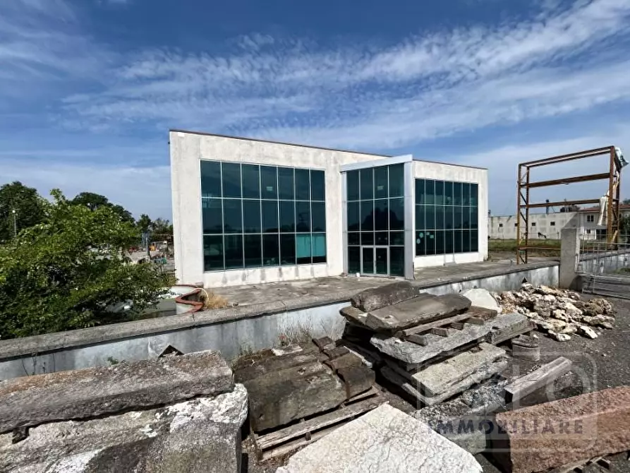 Immagine 3 di Capannone industriale in vendita  7 a Fiesse