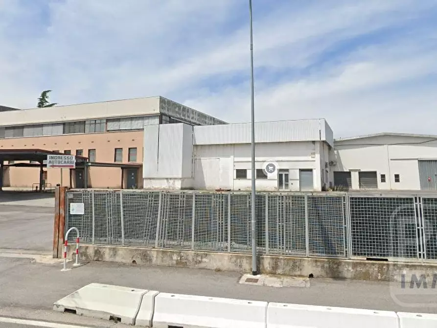 Immagine 8 di Capannone industriale in vendita  a Curtatone