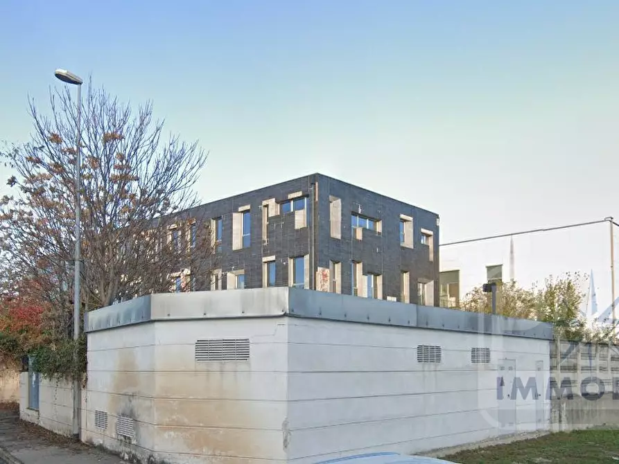 Immagine 9 di Capannone industriale in vendita  a Concorezzo