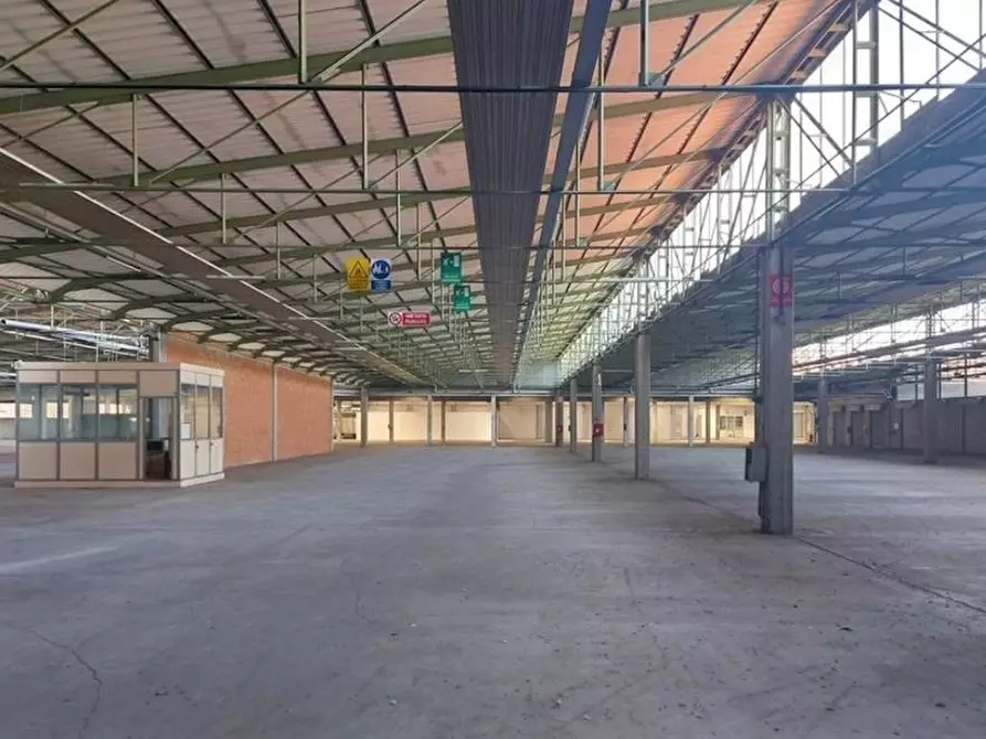 Immagine 8 di Capannone industriale in vendita  5-7-9. a Gaiarine