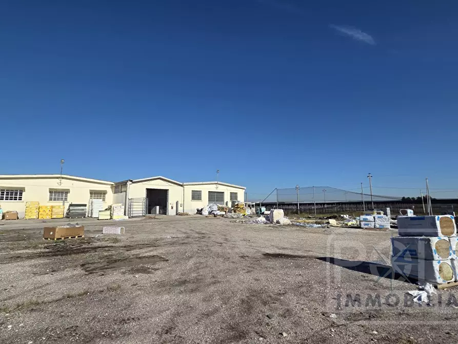 Immagine 7 di Capannone industriale in vendita  a Sommacampagna