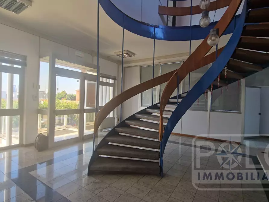 Immagine 4 di Capannone industriale in vendita  a Verona