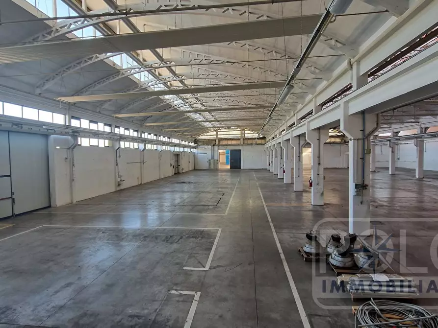 Immagine 1 di Capannone industriale in vendita  a Verona
