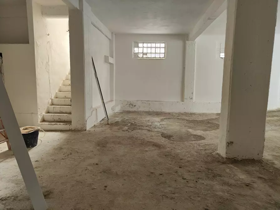 Immagine 4 di Magazzino in vendita  17 a Napoli