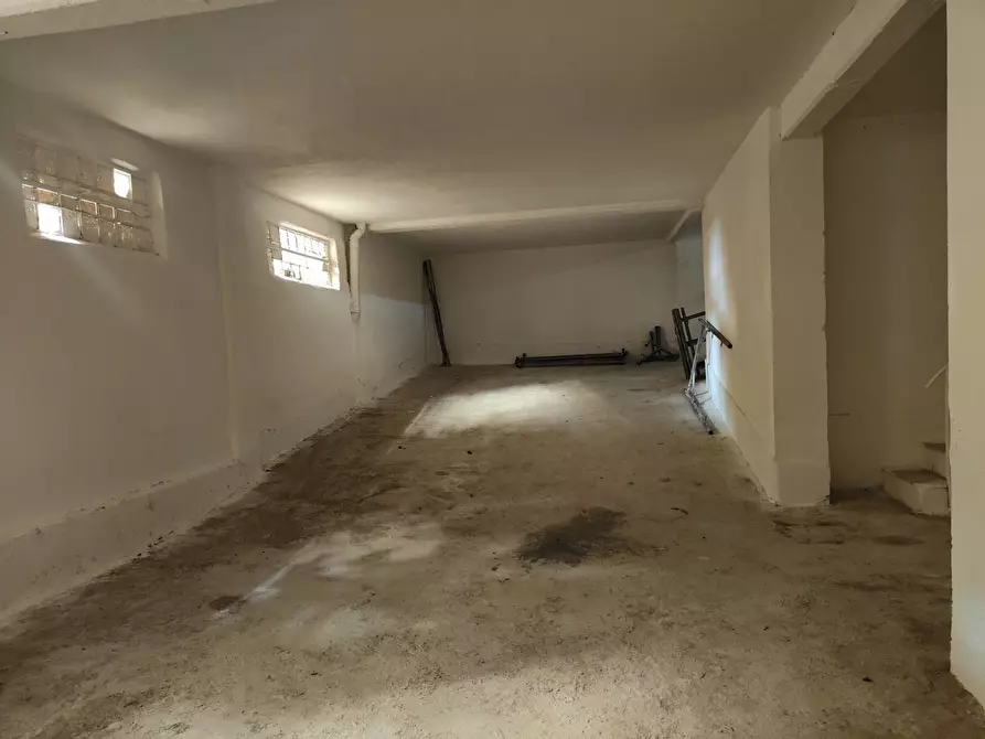 Immagine 2 di Magazzino in vendita  17 a Napoli