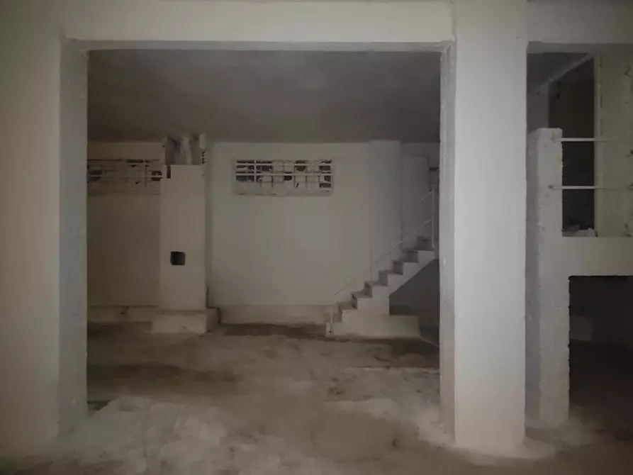 Immagine 10 di Magazzino in vendita  17 a Napoli