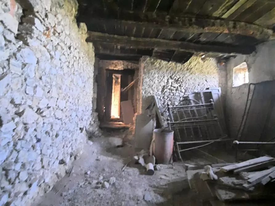 Immagine 2 di Magazzino in vendita  a Casperia