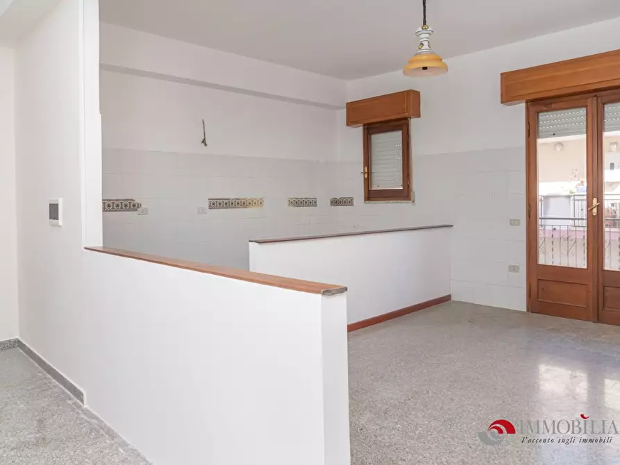 Immagine 4 di Palazzo in vendita  a Melito Di Porto Salvo