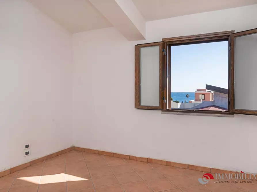 Immagine 8 di Palazzo in vendita  a Melito Di Porto Salvo