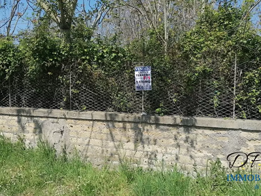 Immagine 8 di Terreno in vendita  a Frattamaggiore