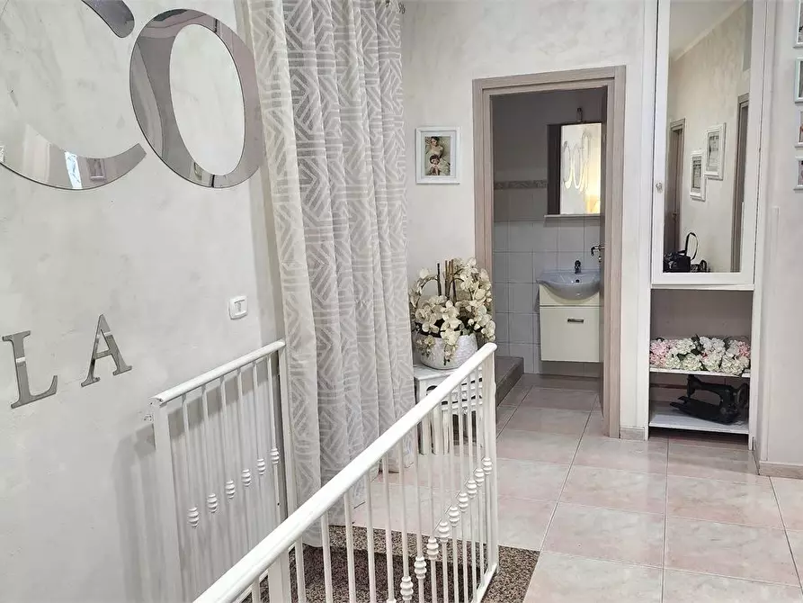 Immagine 10 di Palazzo in vendita  35 a Afragola