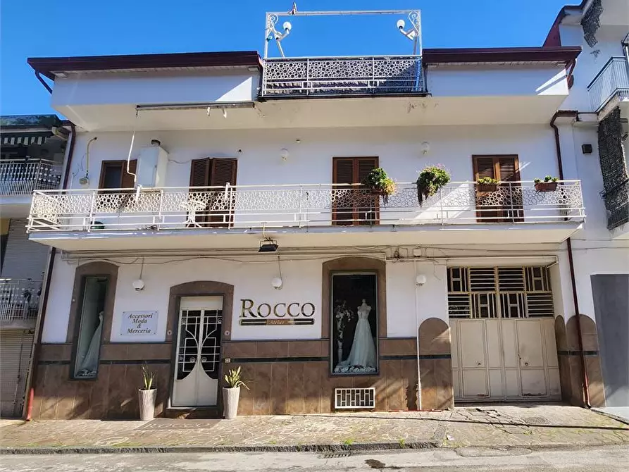 Immagine 1 di Palazzo in vendita  35 a Afragola