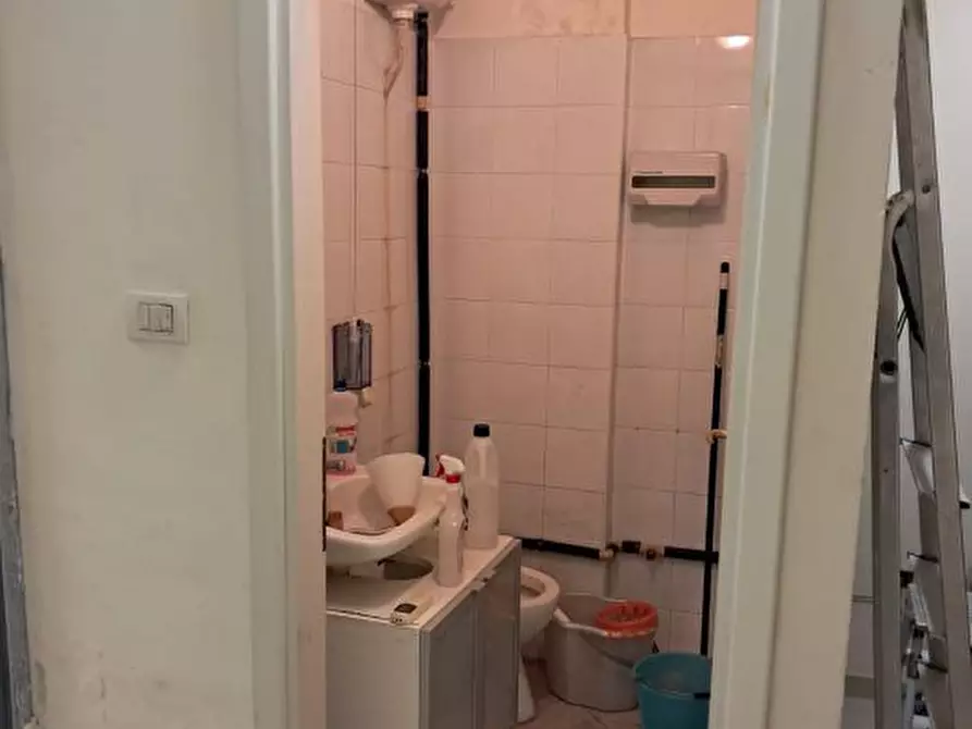 Immagine 3 di Garage in vendita  a Pescara