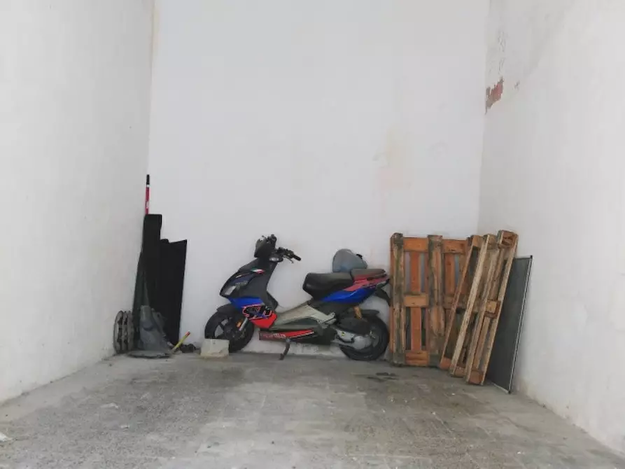 Immagine 2 di Garage in vendita  a Pachino
