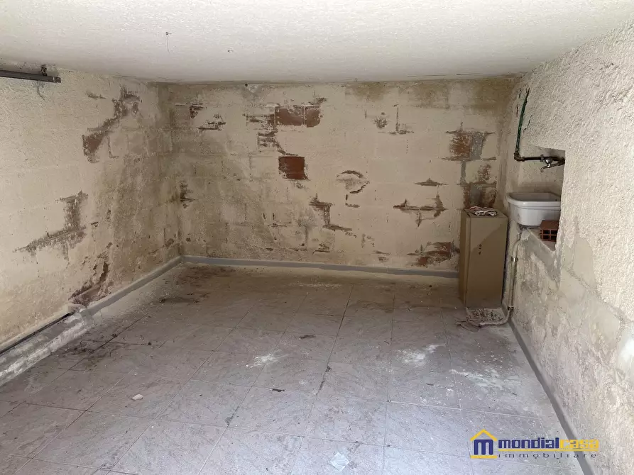 Immagine 2 di Garage in vendita  42 a Pachino