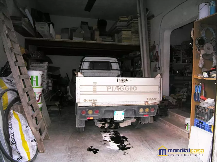 Immagine 2 di Garage in vendita  a Pachino