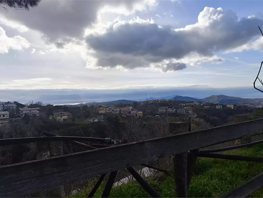 Immagine 1 di Negozio in vendita  a Marano Di Napoli