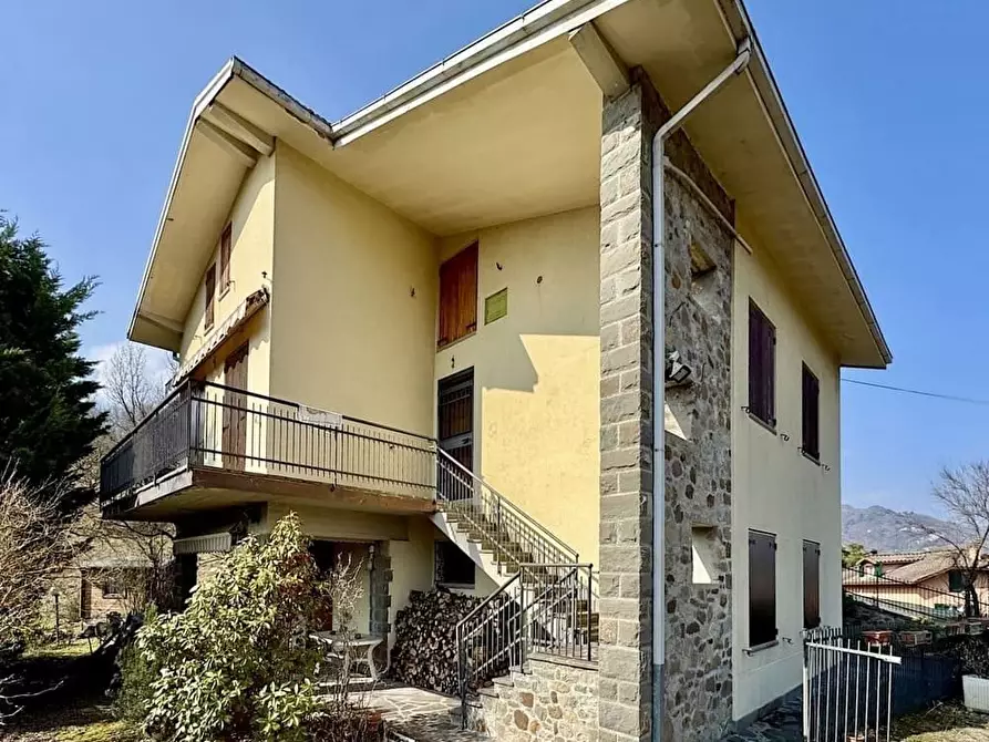 Immagine 2 di Casa indipendente in vendita  a Gaggio Montano