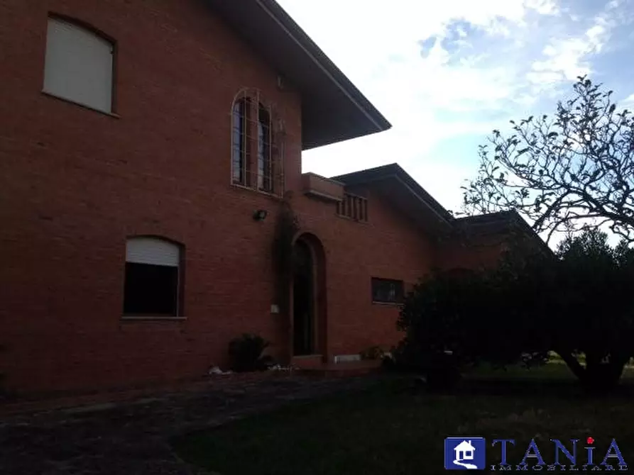 Immagine 10 di Casa indipendente in vendita  23 a Ortonovo