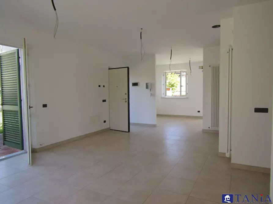 Immagine 1 di Casa indipendente in vendita  a Carrara