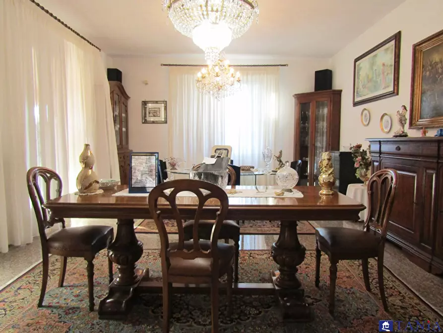 Immagine 7 di Casa indipendente in vendita  a Carrara