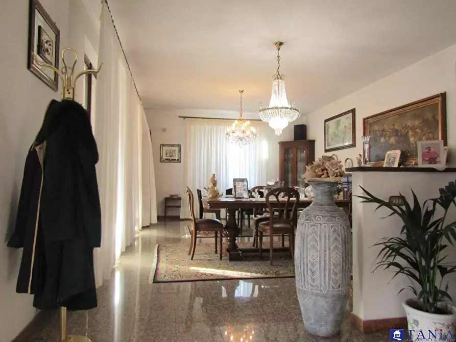 Immagine 10 di Casa indipendente in vendita  a Carrara