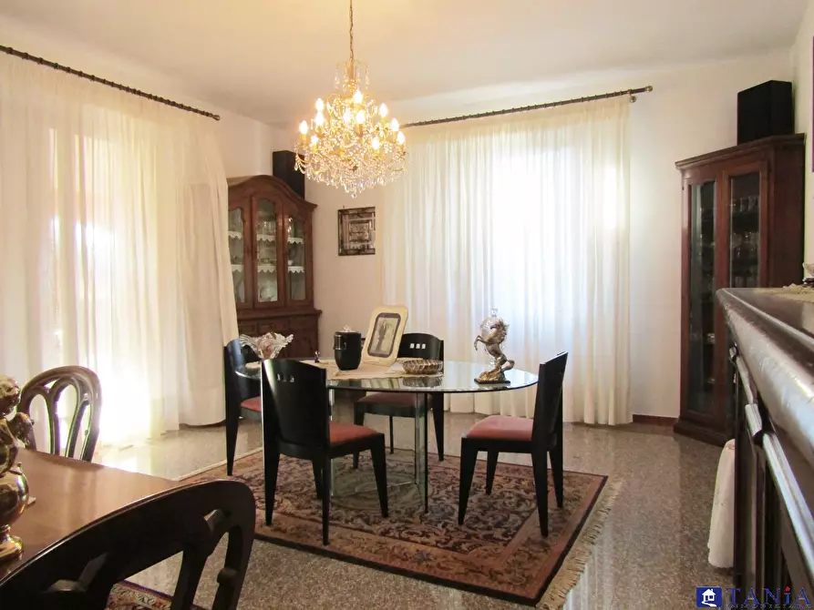 Immagine 9 di Casa indipendente in vendita  a Carrara