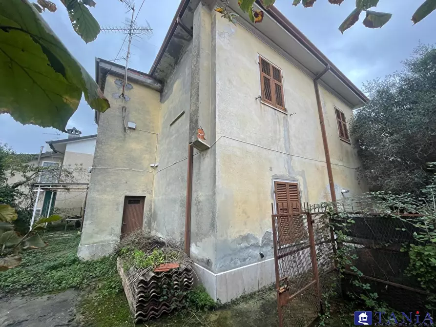 Immagine 2 di Casa indipendente in vendita  4 a Carrara
