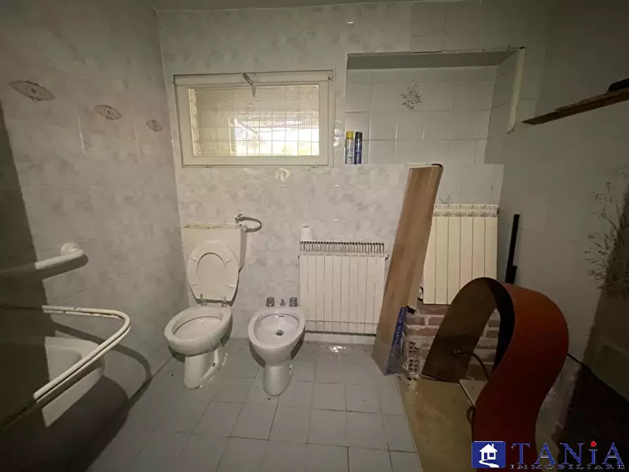 Immagine 6 di Casa indipendente in vendita  a Carrara