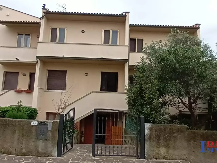 Immagine 1 di Casa semindipendente in vendita  a Rosignano Marittimo