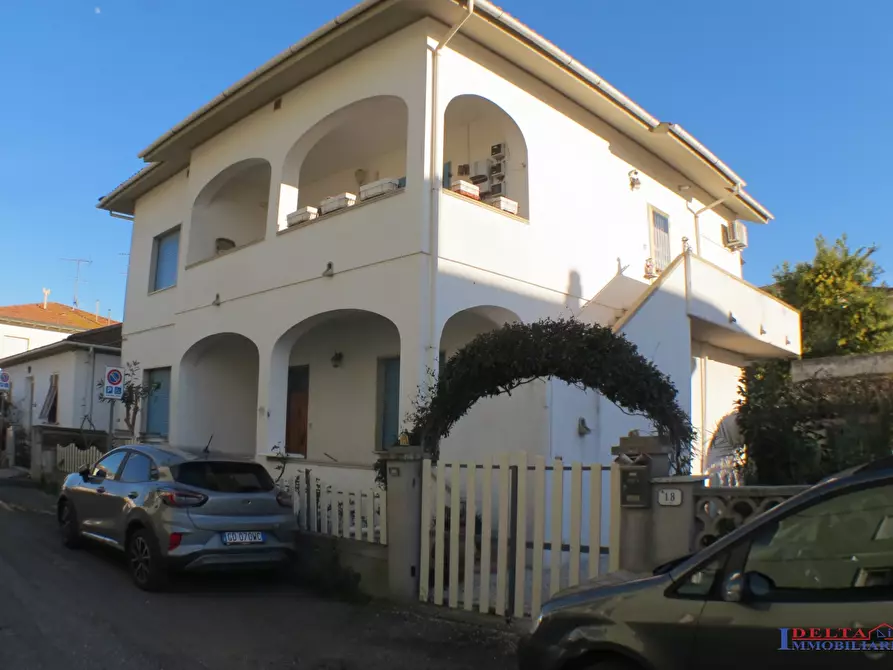 Immagine 1 di Casa semindipendente in vendita  a Rosignano Marittimo