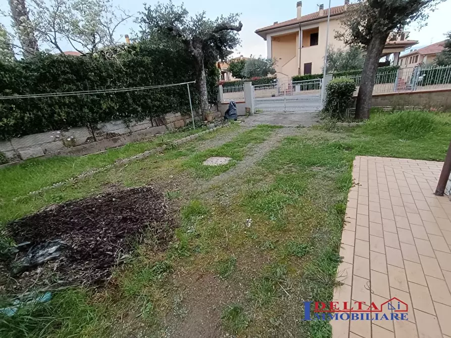 Immagine 5 di Casa semindipendente in vendita  a Rosignano Marittimo