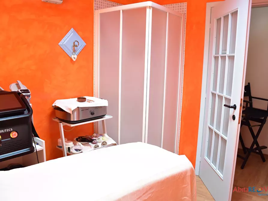 Immagine 9 di Negozio in vendita  7 a Vasto