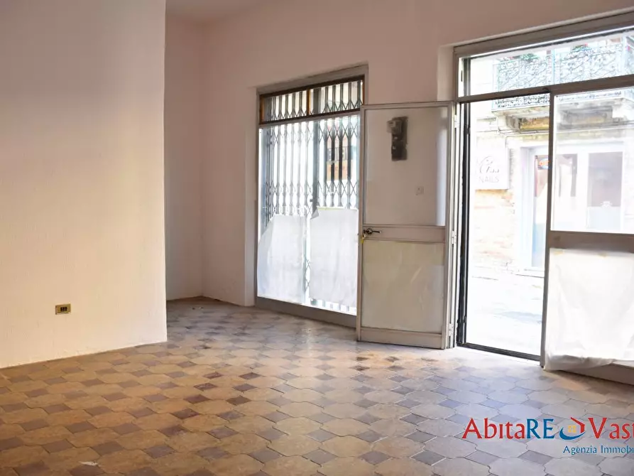 Immagine 1 di Negozio in vendita  43 a Vasto