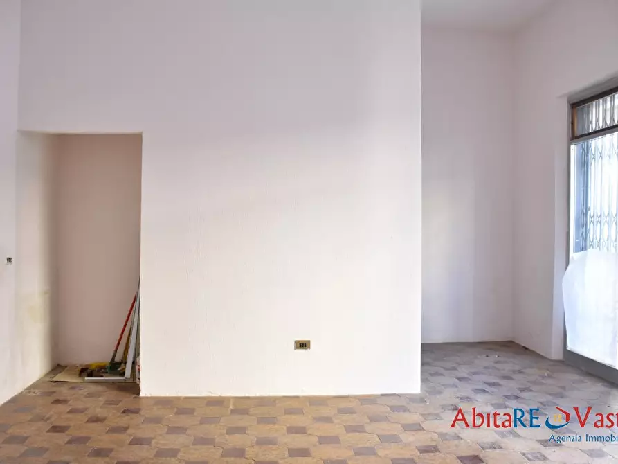 Immagine 8 di Negozio in vendita  43 a Vasto