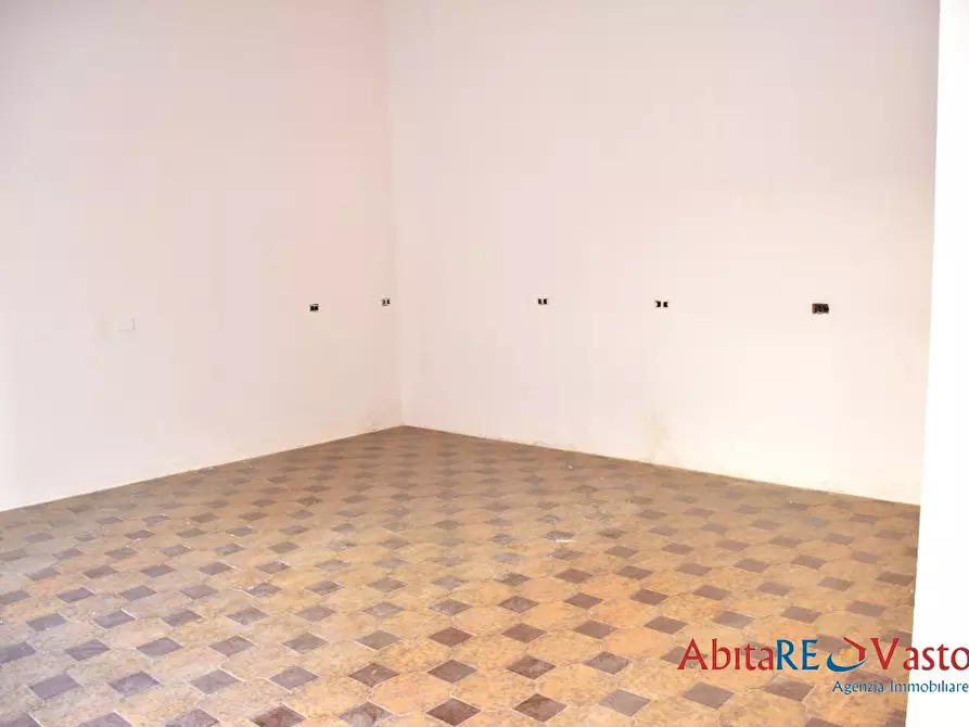 Immagine 7 di Negozio in vendita  43 a Vasto