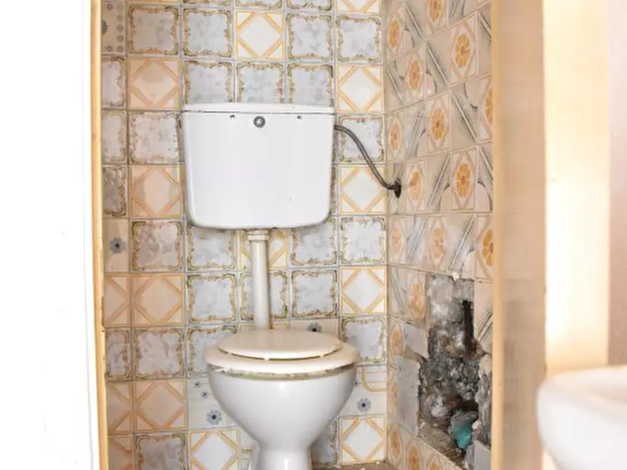 Immagine 9 di Negozio in vendita  43 a Vasto